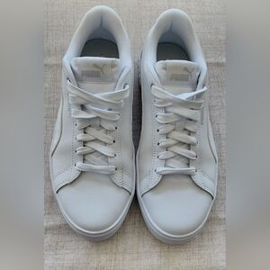 Puma Womens Classic White Sneakers Size 8.5
